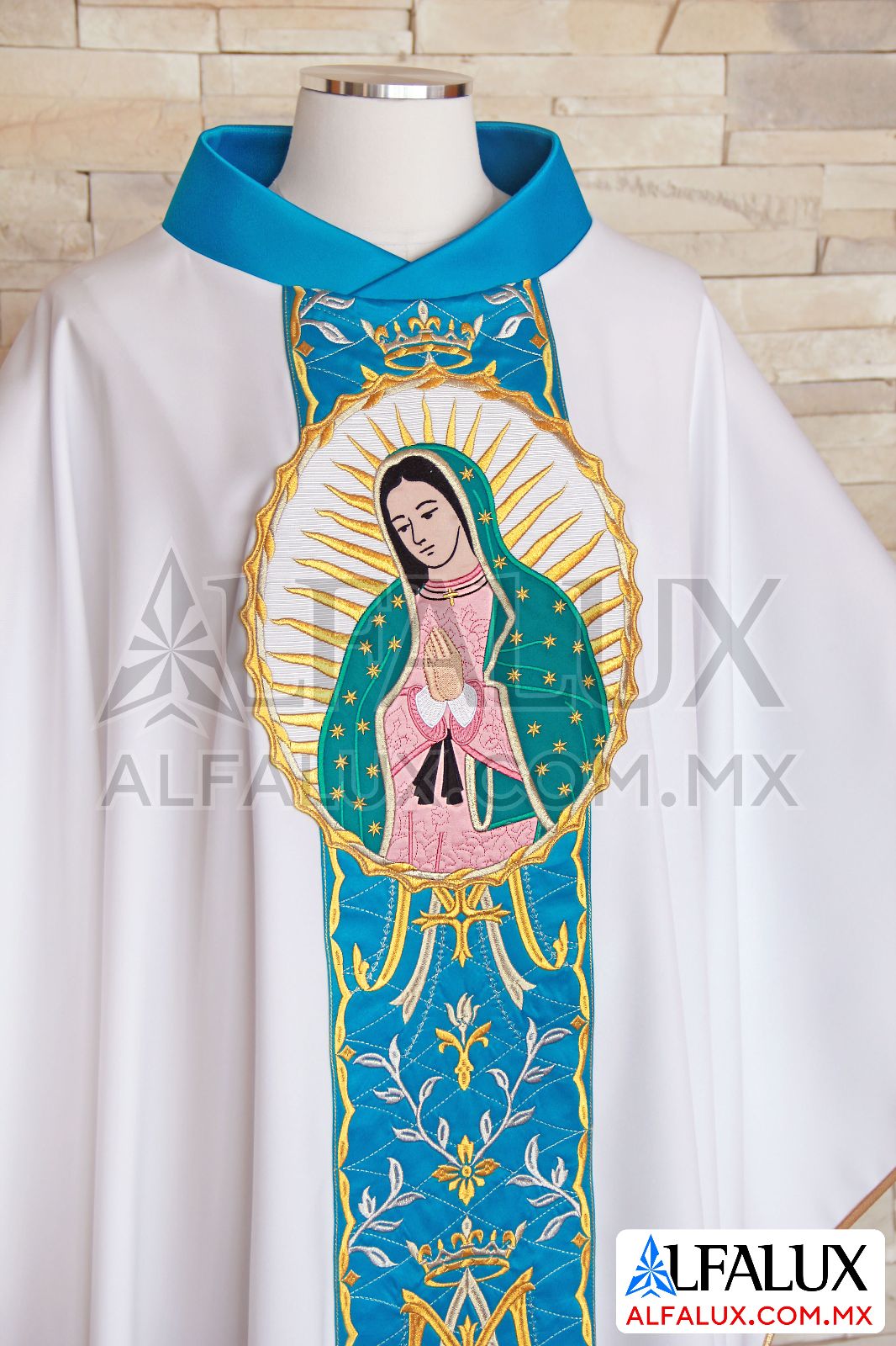 28 MARIA REINA Alfalux Casulla Central Blanco Azul Turqueza Medallon Virgen 210 (3)